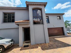 4 Bedroom Townhouse for Sale in SE2