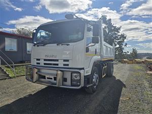 T761- 2016- ISUZU FTR850 TIPPER TRUCK