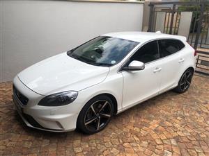 The Volvo V40 with CMH Volvo Cars Bryanston