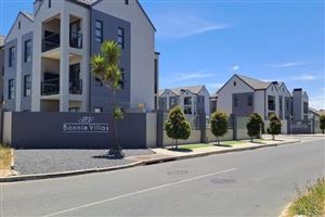 Modern 2-Bedroom Apartment in Prime Location!!