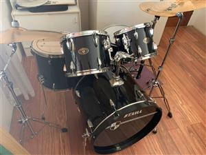 TAMA IMPERIALSTAR 5-Piece Drum set with PAISTE PST5 cymbals set.