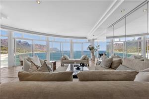 Apartment For Sale in Clifton