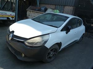 Renault Clio IV 900T Petrol Manual White - 2014 SPARESBOYZ STRIPPING FOR SPARES