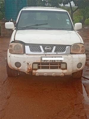 Nissan 4x4hardbody KA24 needing some tlc at the front 