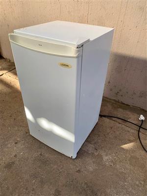 Bar fridge