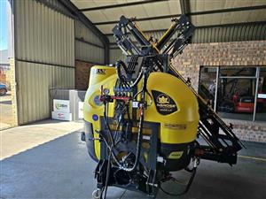 New Agritech 1000l full hydraulic boomsprayers for sale at Mad Farmer SA