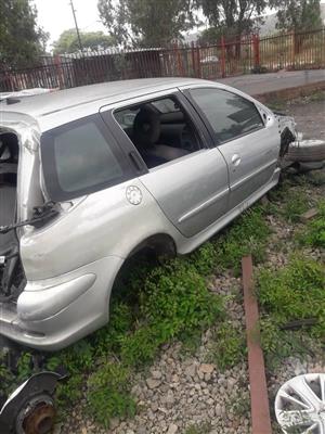 PEUGEOT 206 1.6 Stripping for spares