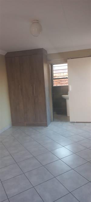 Bechalor to rent in mamelodi sunvelly