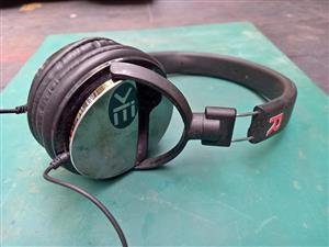 Stereo Wired headphone & mic attachment