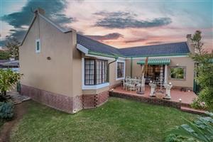 Cluster For Sale in Weltevreden Park