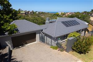 A One-of-a-Kind Off-Grid Bushveld Retreat in Jeffreys Bay
