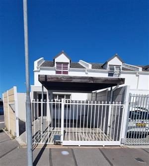 Townhouse for sale in Parow, Glenlily 