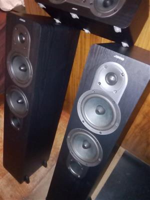 Jamo' speakers in awsome condition for sale.