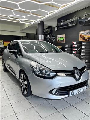 Urgent Sale. Renault Cleo 4 for sale in excellent condition. Full service history