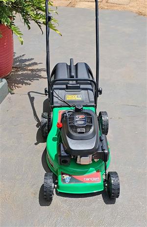 Tandem VX160 pace 4. GARDEN MARKET PLACE.  1 Gardens Road, HILLCREST.