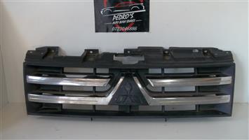 Mitsubishi Pajero grille