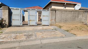 House For Sale in Riverside View Ext 30