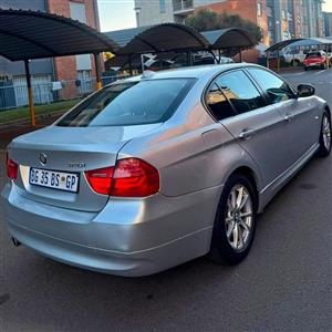 2011 BMW 320i  2011
