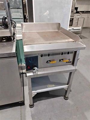 ​Commercial Forge Gas Flat Top Griller / Griddle with Stand