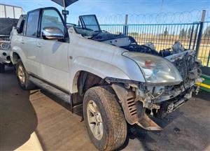 2003-2006 TOYOTA PRADO 4.0 V6 STRIPPING FOR SPARES/PARTS