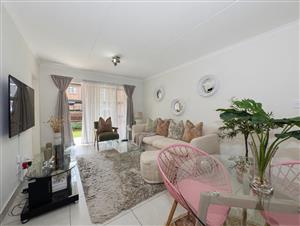 Apartment For Sale in Founders Hill