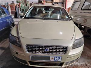 Volvo S40 body neat.