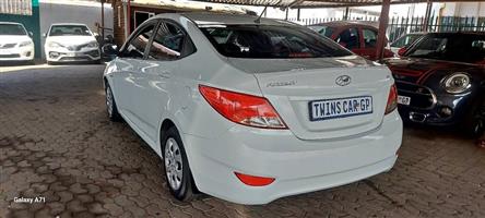 Hyundia Accent 1.6 Manual Petrol sedan