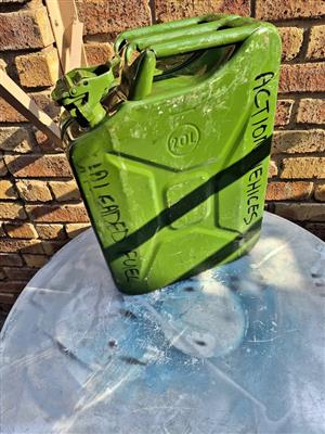 Jerry cans for sale,steel cans. Per each