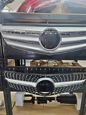 Mercedes Benz W204 Grilles