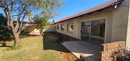 Townhouse For Sale in Camelot