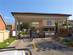 2 Bed, 1.5 Bathduplex townhouse in Mount Grace.