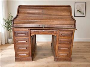 Classic American Golden Oak S-Curve Roll-Top Pedestal Desk