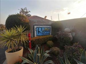 Townhouse For Sale in Mondeor