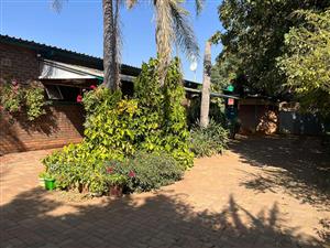 Versatile Property in Prime Location: Ideal for Business and Living