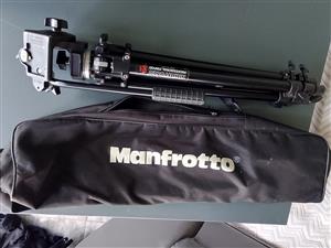 Mannfrotto Tripod 