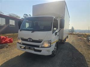 T909- 2017 HINO 300-815 LWB VANBODY TRUCK