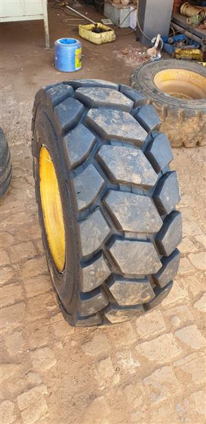 bobcat tyre and rim