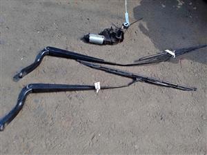 2005 ford fiesta wiper arms and back motor