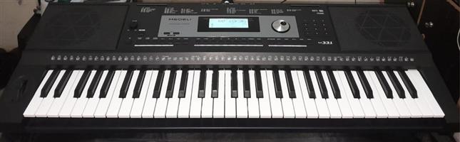 Medeli M331 keyboard