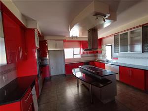 House For Sale in Heuwelsig Estate