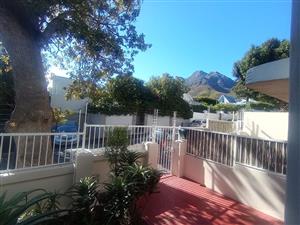 Apartment For Sale in Oranjezicht