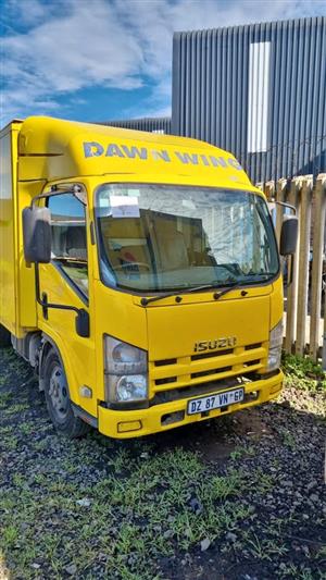 2015 Isuzu NMR 250