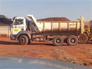 Truck for Hire 10 & 8 Cubes 