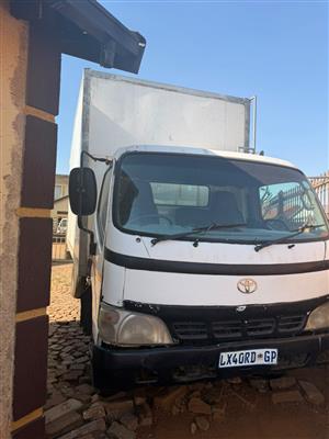 2006 Toyota Dyna 4 tonne Volume body