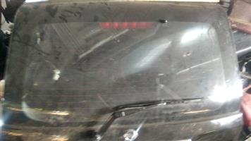 NISSAN X-TRAIL REAR WINDSCREEN FOR SALE