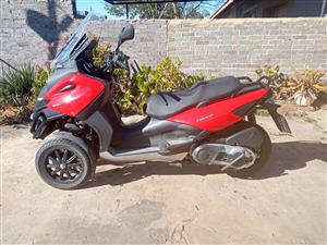 2010 Piaggo Fuoso 500 Scooter
