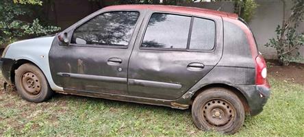 Renault Clio 2 stripping