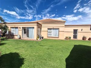 Hidden Gem in Arcon Park– Immaculate 3-Bedroom Townhouse.