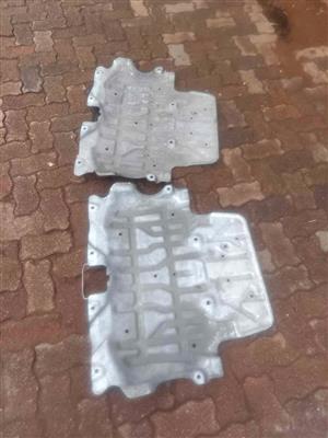 Mercedes Benz w205 engine splash cover