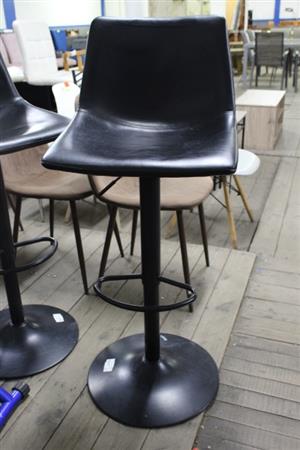 (S067369B)BLACK BAR LEATHER CHAIR